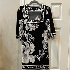 White House Black Market Black & White Floral Dress Size XS